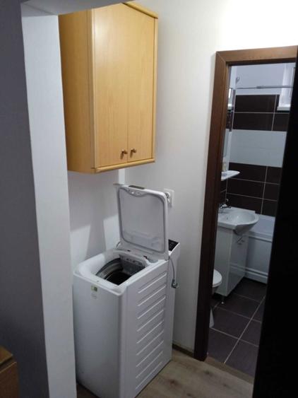 Ofer pentru inchiriere apartament cu doua camere - 2