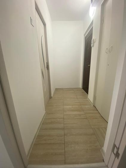 VAND APARTAMENT CU 2 CAMERE TGLINA 2 ZONA RENO - 2