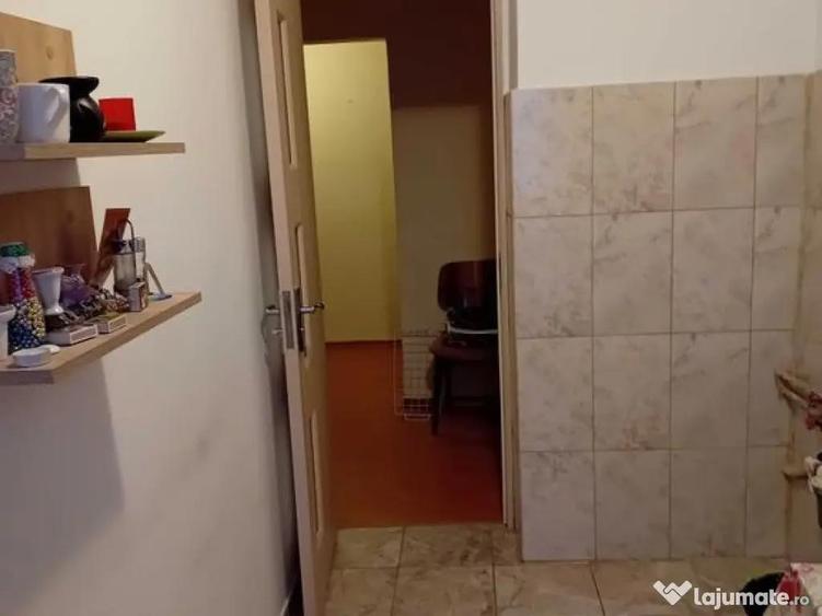 Apartament 3 camere, decomandat, Micro 20 - 3