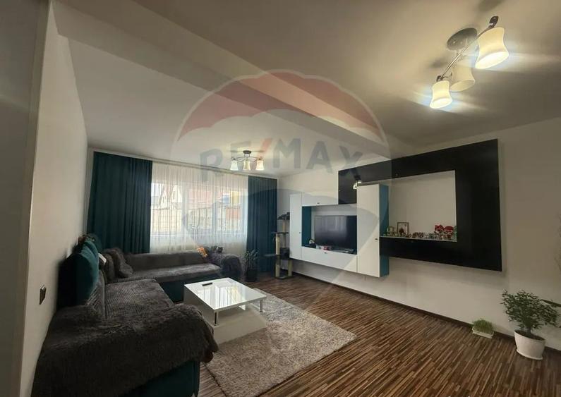 Casa / Vila cu 5 camere de vanzare - 2