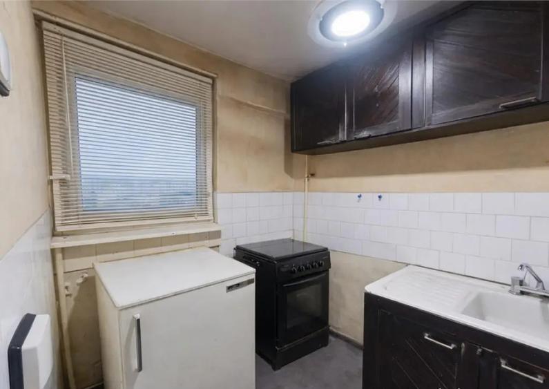 Garsoniera urbana,potential apreciabil,in bloc apartamente,C - 4