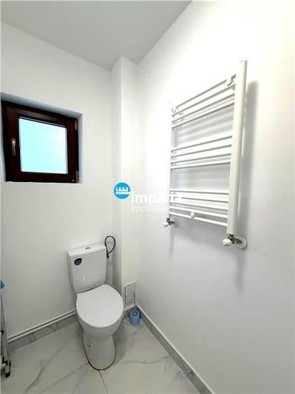 Spațiu comercial de vanzare 32 mp, Editurii Lunca Cetatuii, Comunitate mare - 6