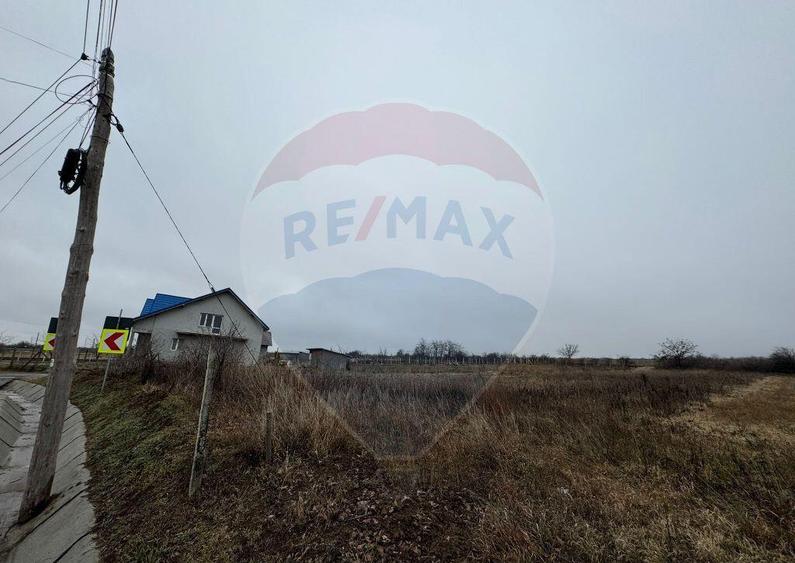 Teren intravilan 2,146 mp Carligele / Strada Vinului - 2