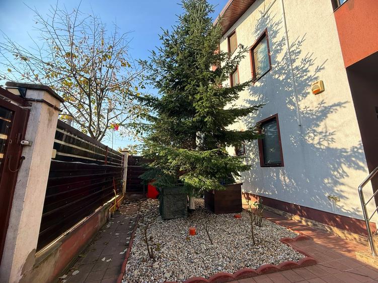 Duplex Mobilat / 4 Camere / 2 Bai / Teren 200 mp - 2