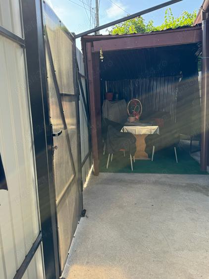 Casa la curte de vanzare - 4