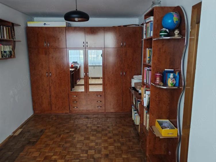 De vanzare apartament cu 2 camere, str. Splaiul Crisanei - 1