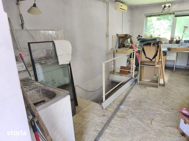 Cladire cu 2 apartamente, un spatiu comercial si anexe - Semicentral - 19