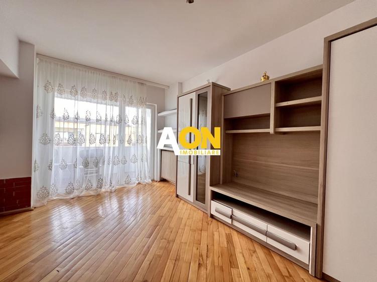 Apartament cu 2 camere semidecomandat, mobilat în Cetate