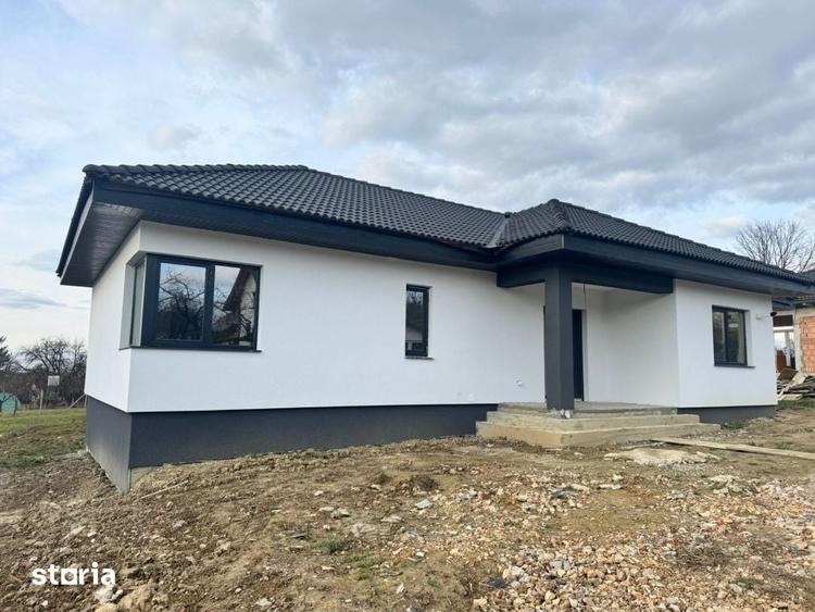 Casă cu 4 camere cu Teren 694 Mp în Mara