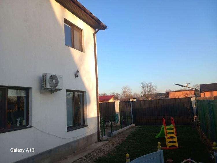 Casă cu 5 camere cu Teren 300 Mp în Găneasa
