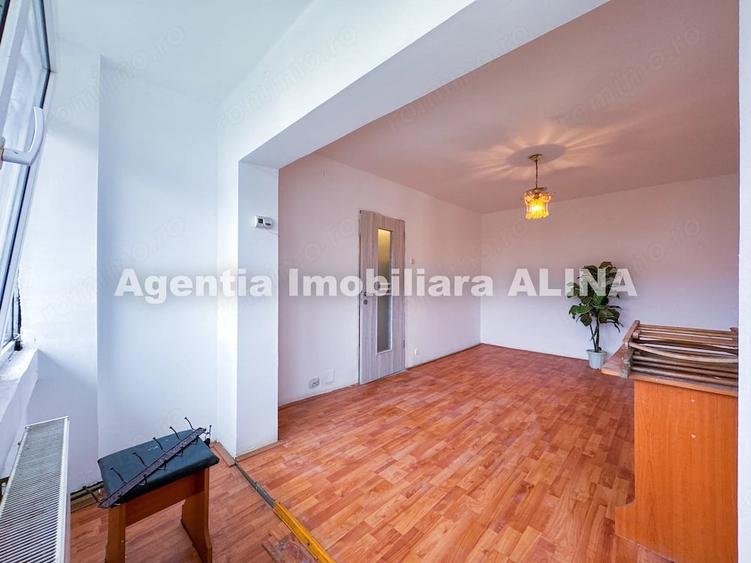 Garsonieră decomandată în Central