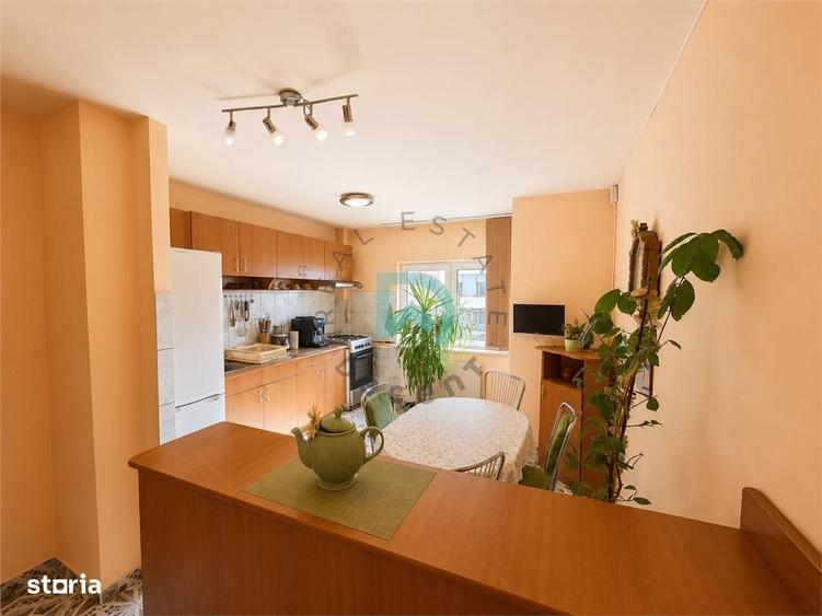 Apartament cu 3 camere decomandat în Vlahuță