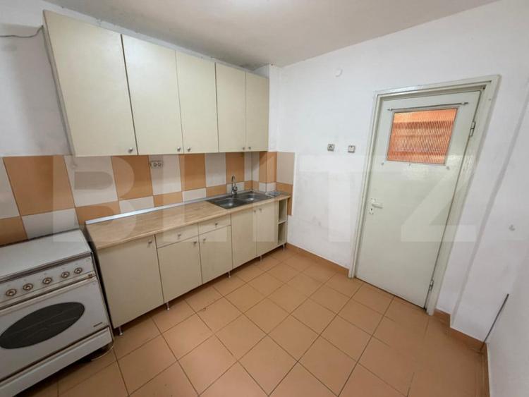 Apartament cu 2 camere decomandat în Calea București
