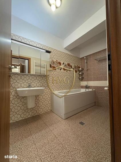 Apartament cu 3 camere decomandat în Aviației