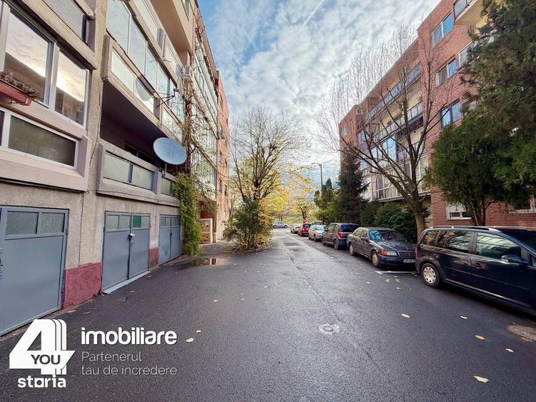 Apartament cu 3 camere decomandat în Polivalentă