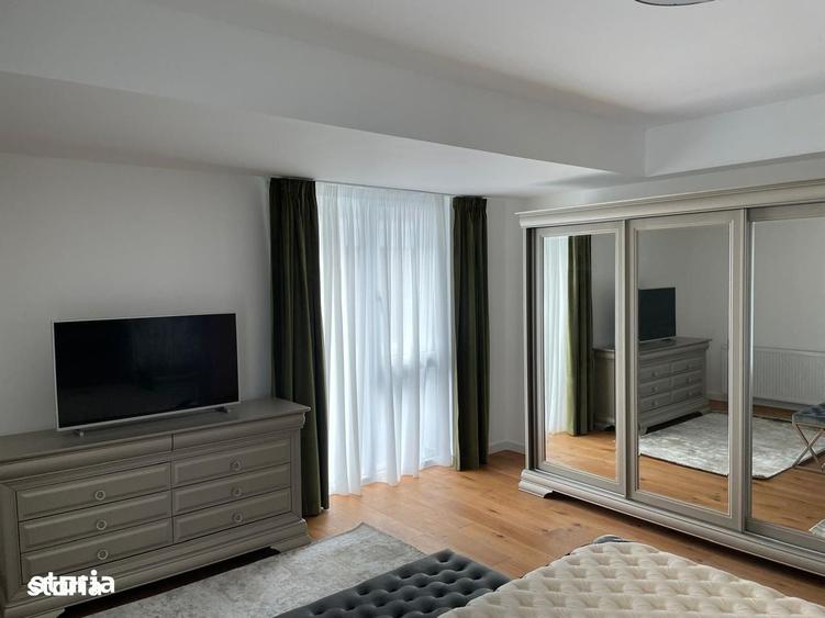 Apartament cu 4 camere decomandat în Băneasa