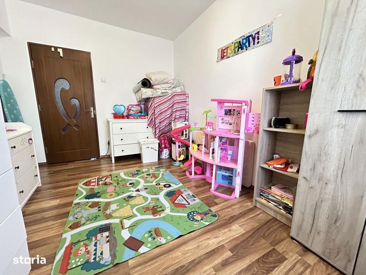 Apartament cu 3 camere decomandat, mobilat în Titan