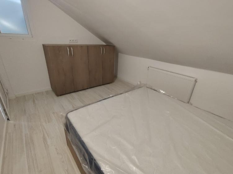 Apartament cu 4 camere semidecomandat în Florești