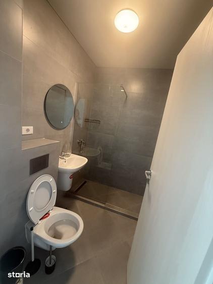 Apartament cu 3 camere semidecomandat în Pieptănari
