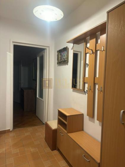 Apartament cu 2 camere semidecomandat, mobilat în Olimpia-Stadion