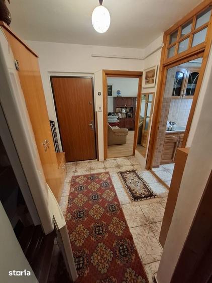 Apartament cu 2 camere decomandat în Podu Roș