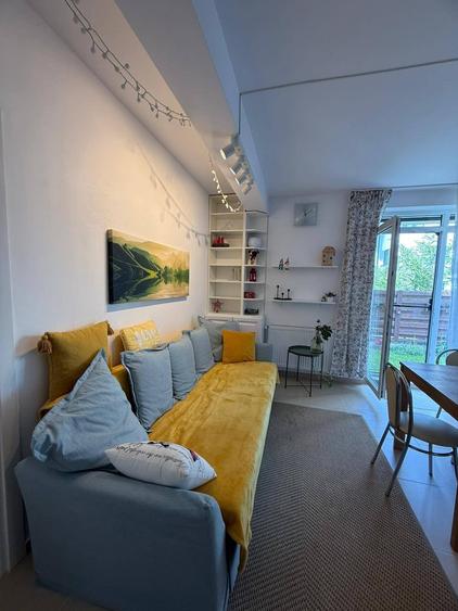 Apartament cu 3 camere decomandat în Europa