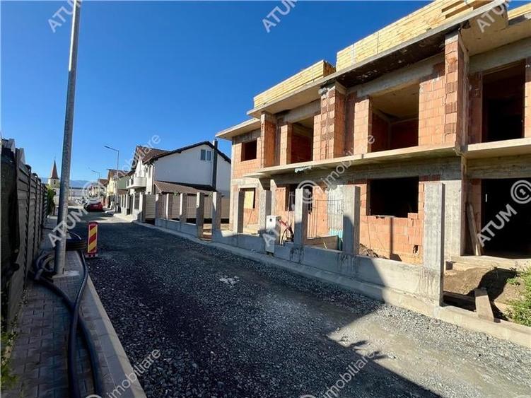 Duplex cu 4 camere cu Canalizare în Șelimbăr