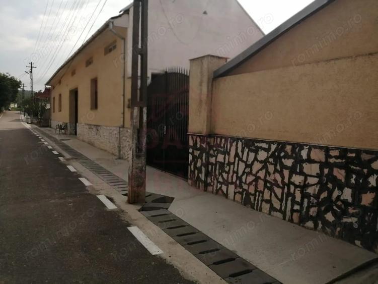 Casă cu 3 camere cu Teren 910 Mp în Buchin