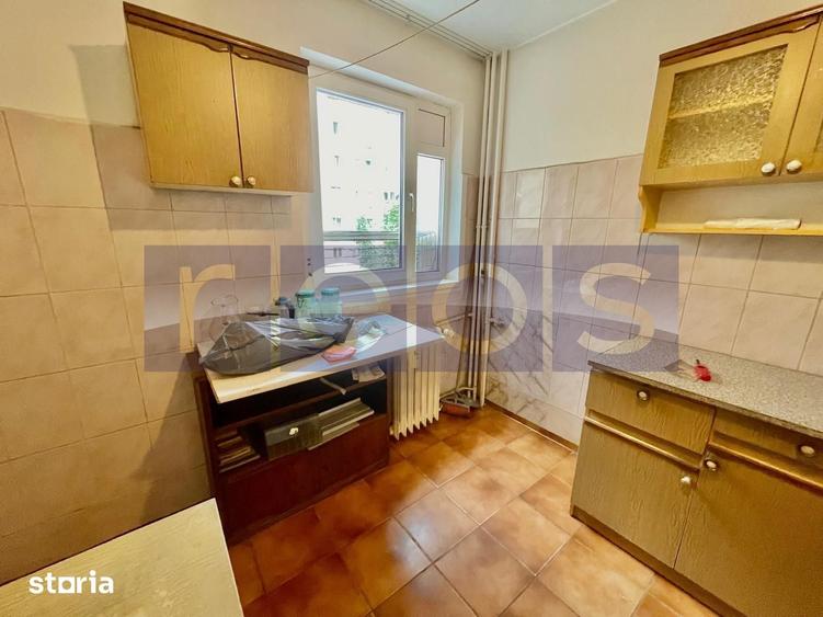 Apartament cu 3 camere semidecomandat în Titan