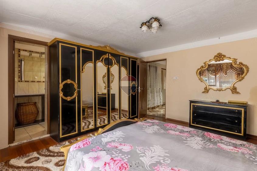 Casă cu 4 camere în Pârneava