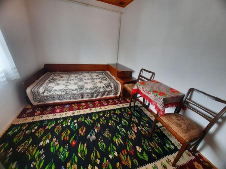 Casă individuală cu 2 camere cu Teren 200 Mp în Podul Vadului