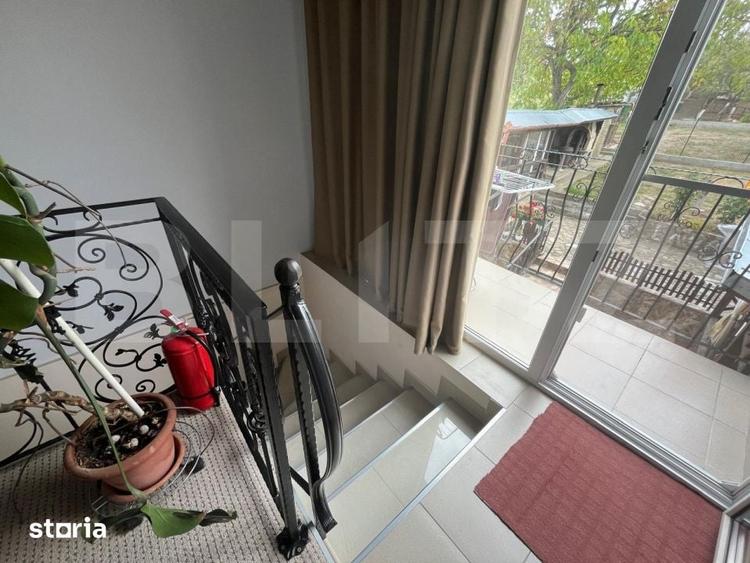 Casă cu 10 camere cu Teren 2000 Mp în Sântandrei