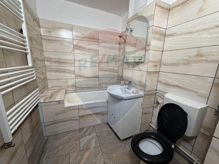 Apartament cu 3 camere de închiriat în zona Rovine - 8