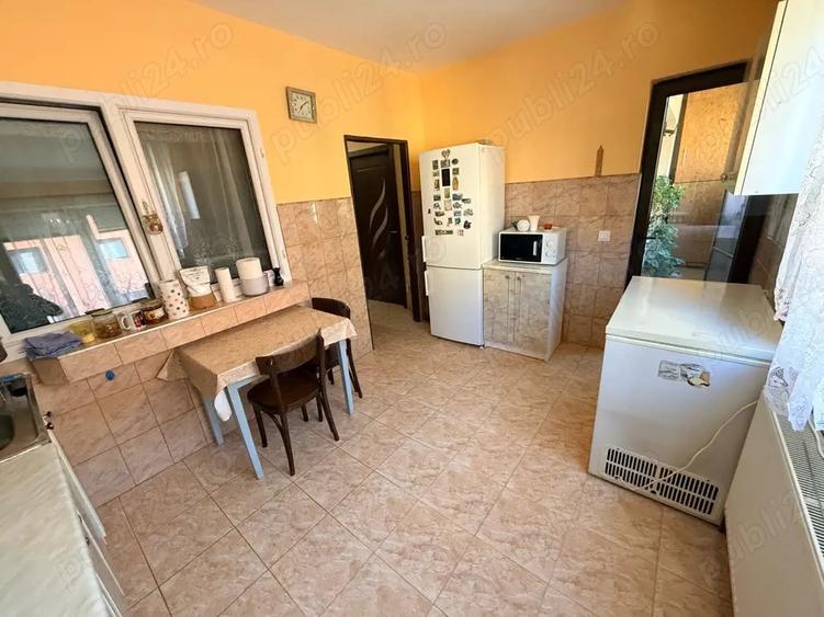 Apartament cu 2 camere+garaj De Vanzare in Floresti - 1