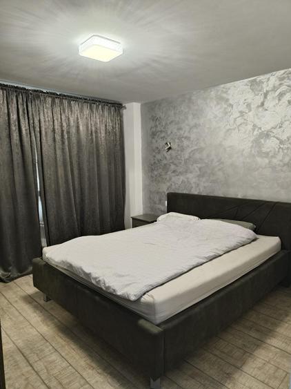 Ap. 2 cam,decomandat,et. 1/4,renovat modern,centrala proprie,an constr.1978. - 4