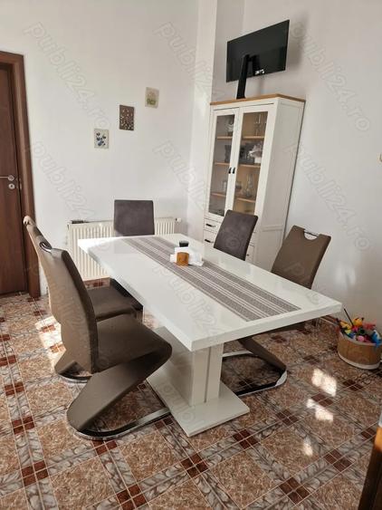 Vand casa 5 camere zona Teiu? - 2