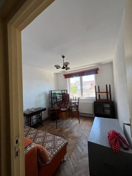 apartament decomandat, 3 camere, 2 balcoane, gaz, an 1972, 120.000 euro - 7