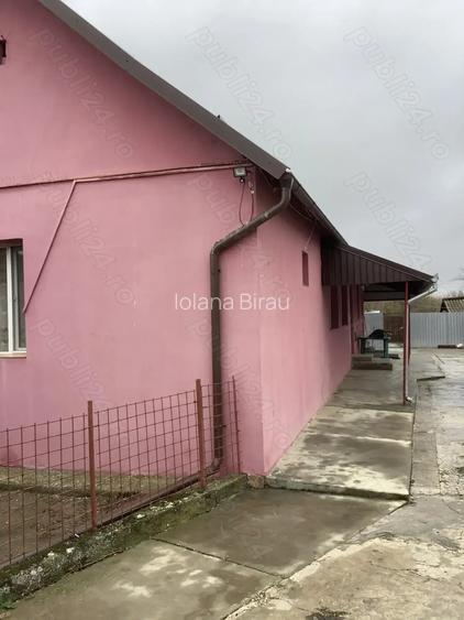 Casa de vanzare in satul Vinatori, comuna Mi?ca, jud. Arad.