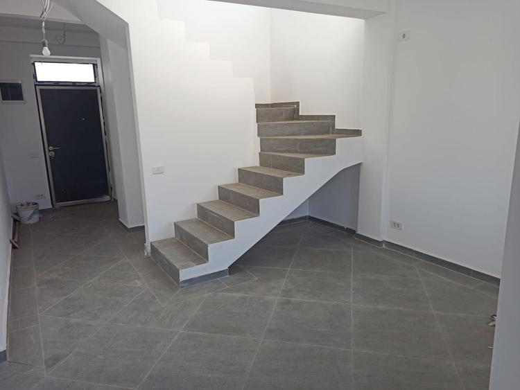 vila gata in duplex/5cam+2bai+150mp curte libera/comBerceni -Ilfov - 3