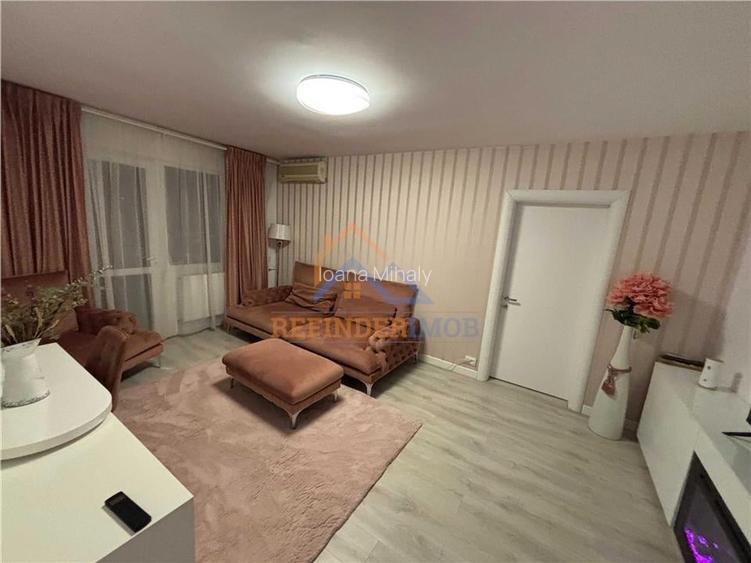 Apartament cu 3 camere semidecomandat, mobilat în Titan