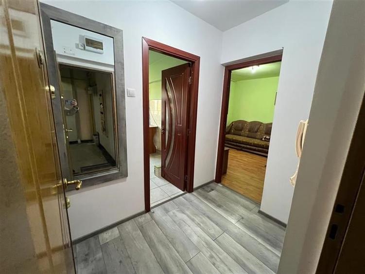 Republicii vedere stradala, etaj 4 din 7, doua camere decomandate! - 2