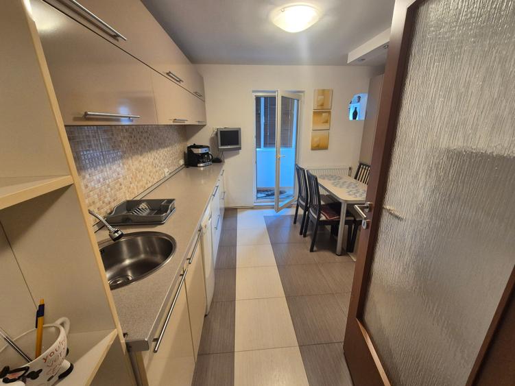 Închiriez apartament 2 camere Micro 4 - 10
