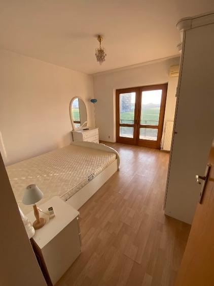 Vila cu 3 apartamente  la parter,etaj  si mansarda - 14