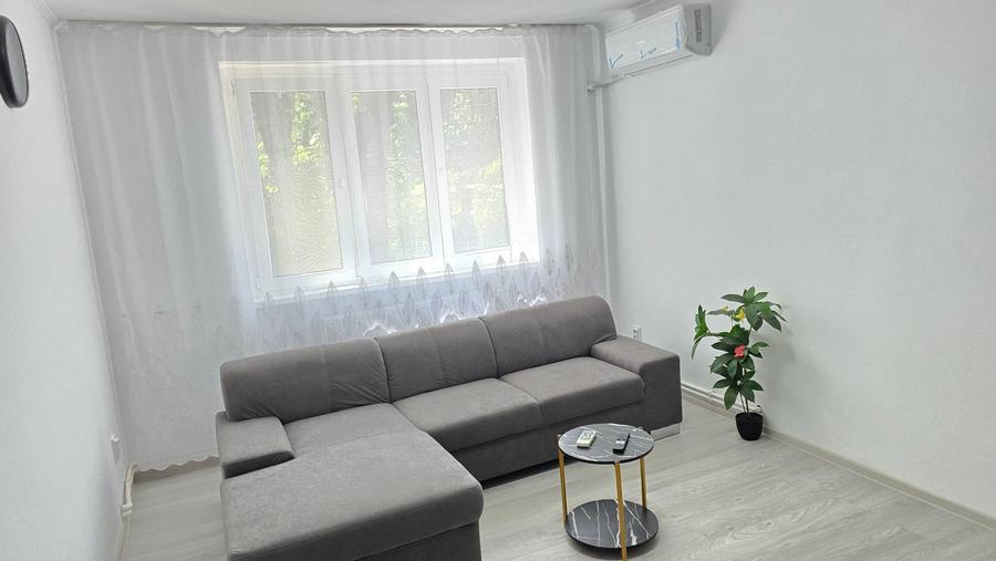 Inchiriez apartament 2 camere in Deva,  Bld. 1 Decembrie (JOLI CAFE) - 2