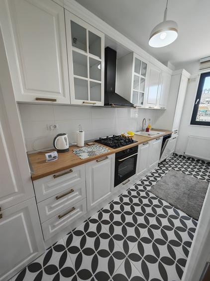 Garsoniera statiune Mamaia zona Cazinou maobilata si utilata - 11