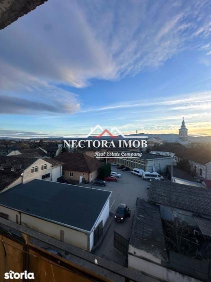 NECTORA IMOB-Apartament 3 camere, 2 bai, Decomandat, Str. Romana, 78mp - 1