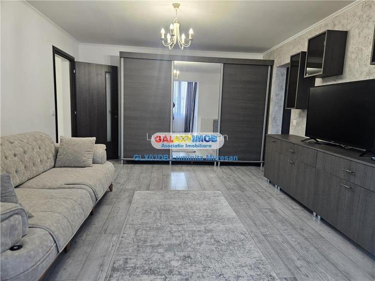 Inchiriere apartament 3 camere semidecomandat Targoviste Micro 11