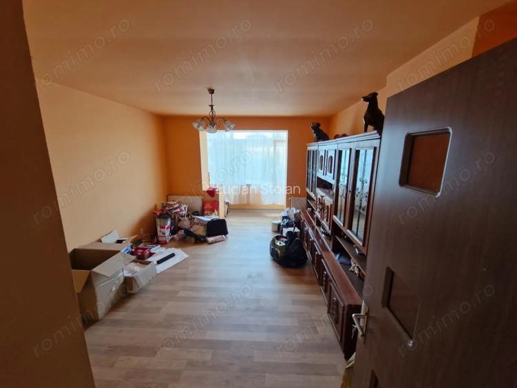 Apartament 4 camere Rosiori de Vede (str. Oltului), 85mp