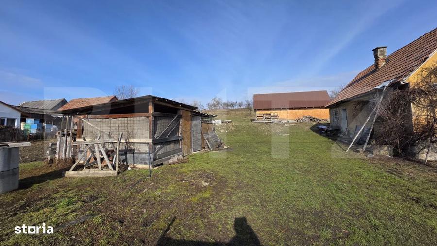 Casa cu teren 3.800 mp, cu 35 m front stradal, la 10 km de Bistrita, M - 6