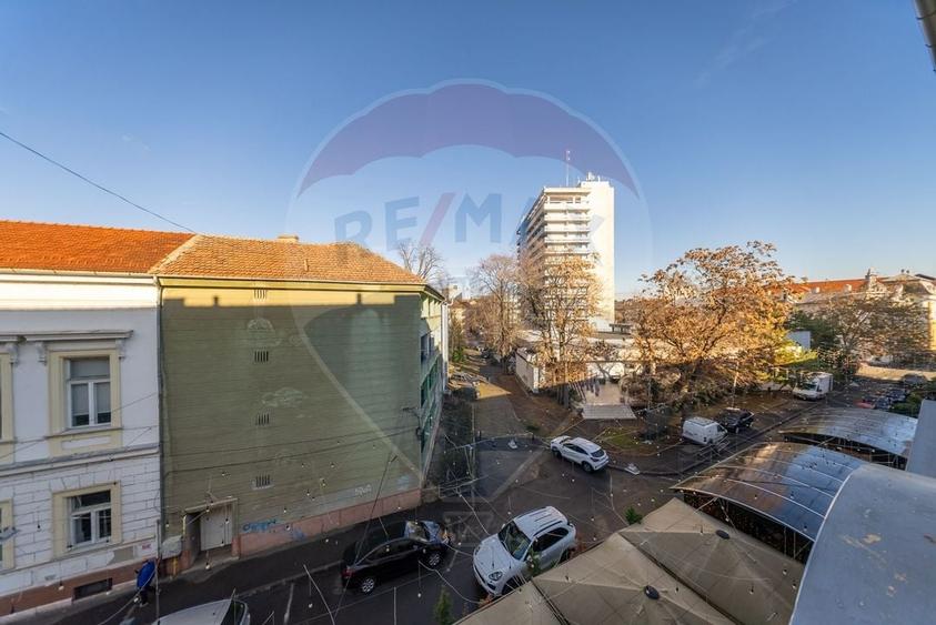 Apartament cu 3 camere de vanzare in zona Ultracentral - 11